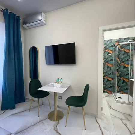 Гостевой дом Napoli Central Suites