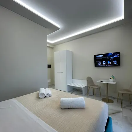 Гостевой дом Napoli Central Suites Неаполь