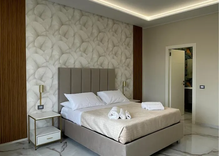 Napoli Central Suites Гостевой дом Неаполь