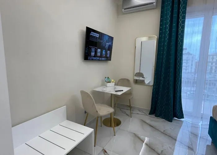 Napoli Central Suites 4* Неаполь