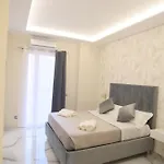 Napoli Central Suites Penzion 3*