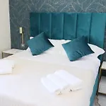 Napoli Central Suites Penzion 3*