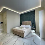 Napoli Central Suites 3* Neapol
