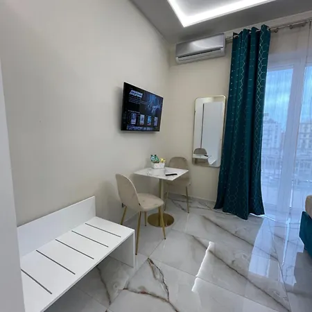 Napoli Central Suites 4* Neapol