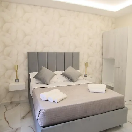 Napoli Central Suites 3* Nápoles